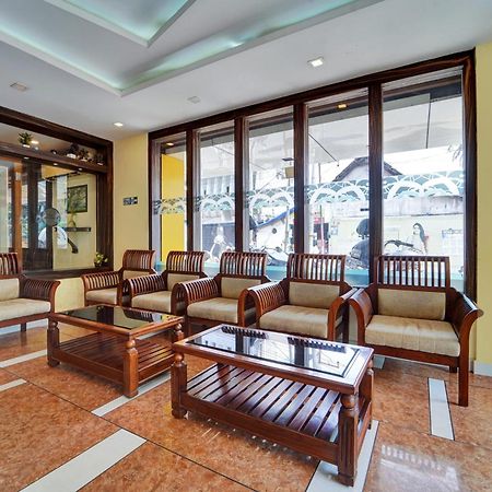 Super Townhouse Ernakulam North Hotel Kochi Bagian luar foto