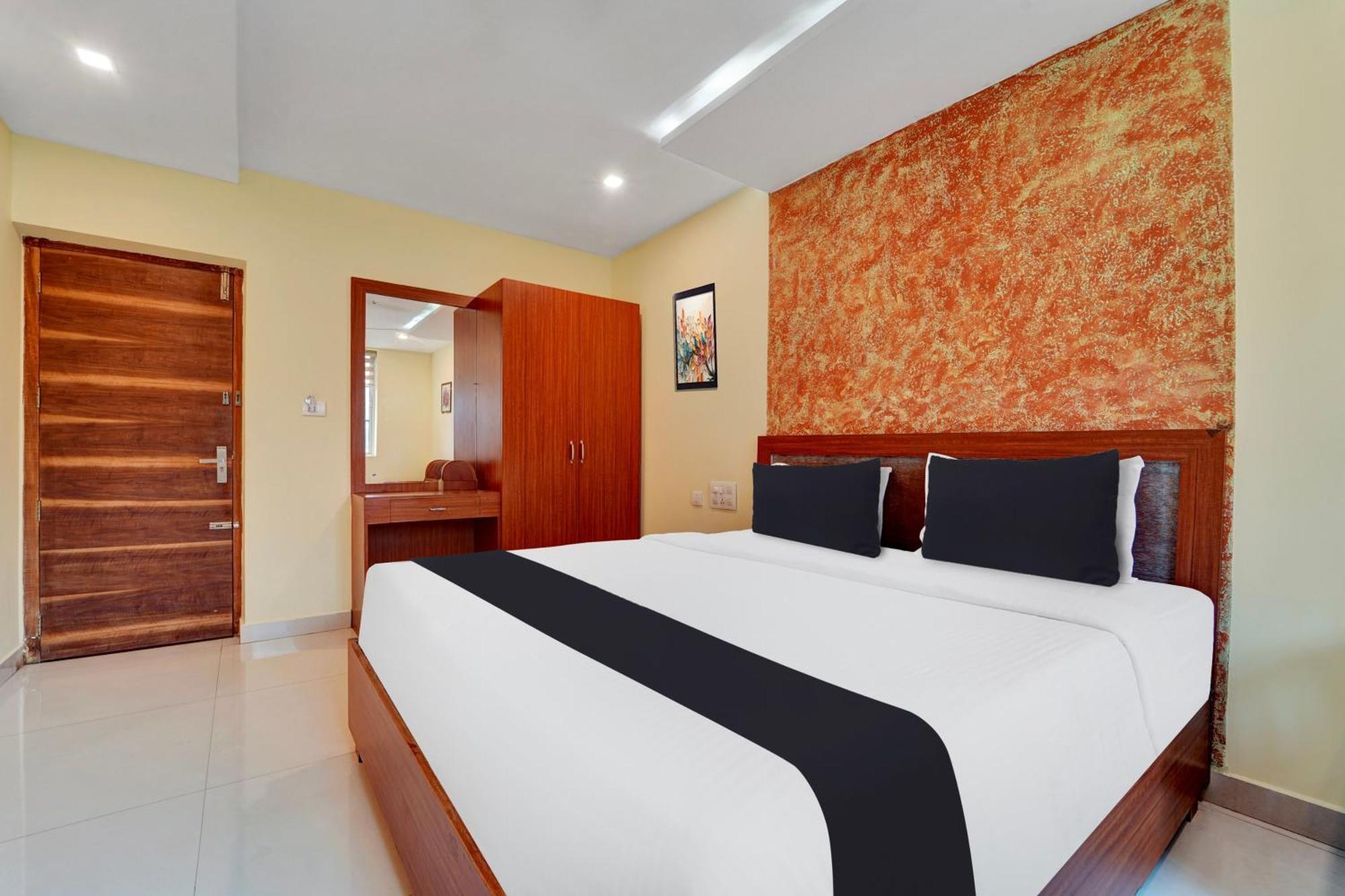 Super Townhouse Ernakulam North Hotel Kochi Bagian luar foto