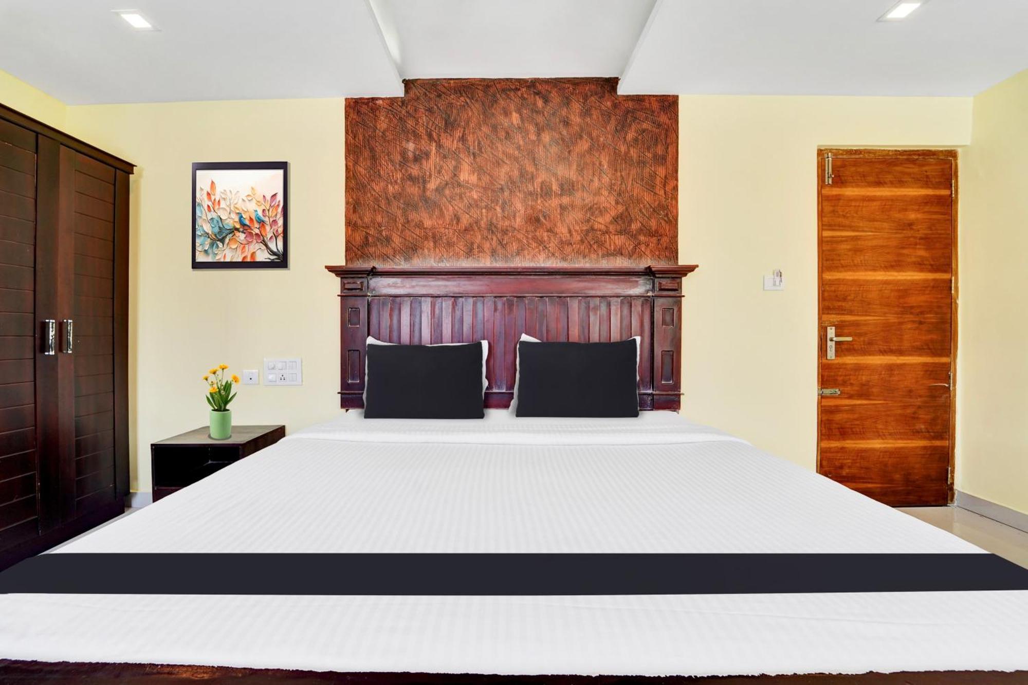 Super Townhouse Ernakulam North Hotel Kochi Bagian luar foto