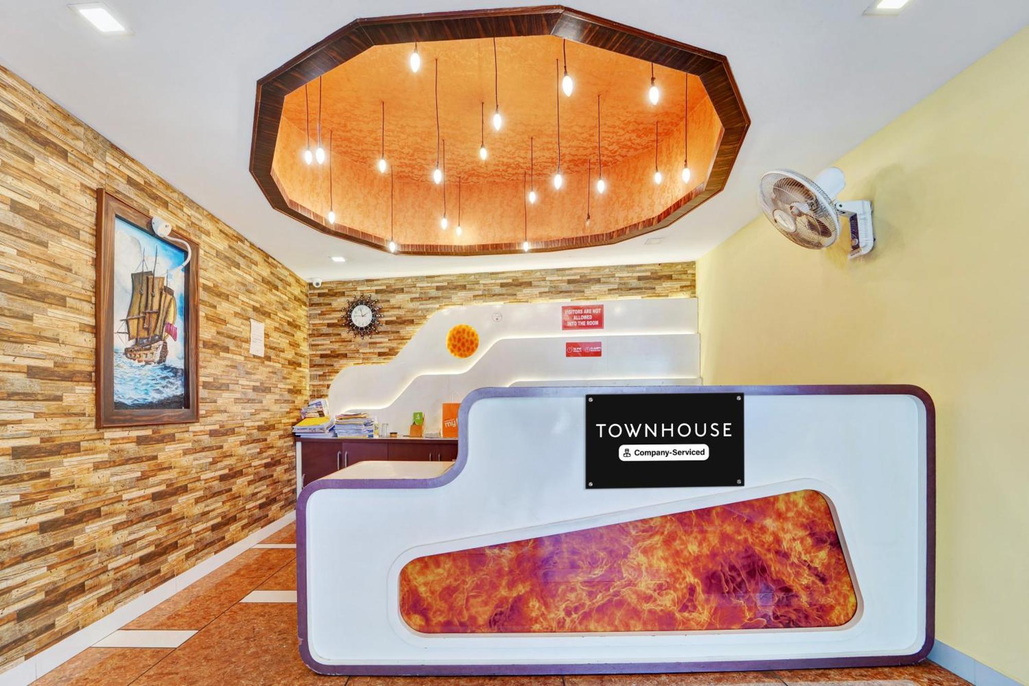 Super Townhouse Ernakulam North Hotel Kochi Bagian luar foto